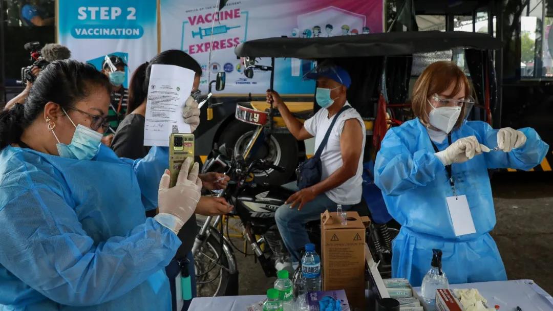 菲律宾政府将实施挨家挨户和移动疫苗接种